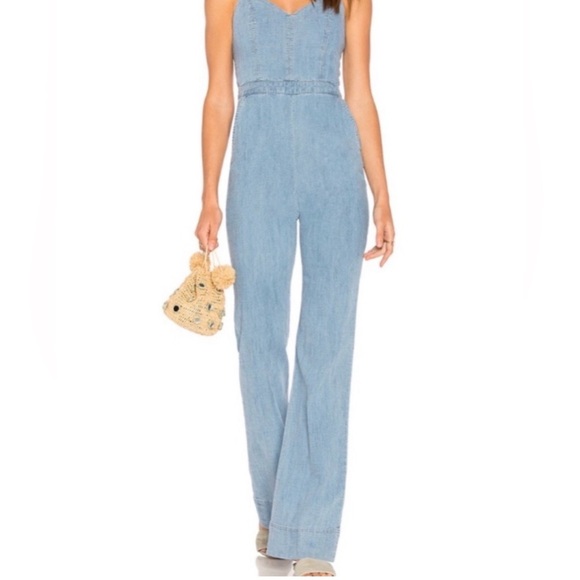 Alice + Olivia Linen Cristal Wide Leg Jumpsuit in Light Chambry - Picture 3 of 16